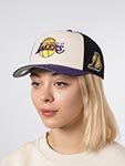 Бейсболка MITCHELL NESS арт. HP15010-LALOFWH Los Angeles Lakers NBA (кремовый / фиолетовый)